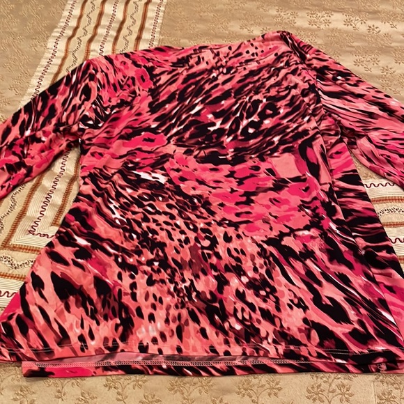 Jennifer Lopez top, sarong-style, polyester/spandex blend, reds/pinks pattern, L - Picture 9 of 9